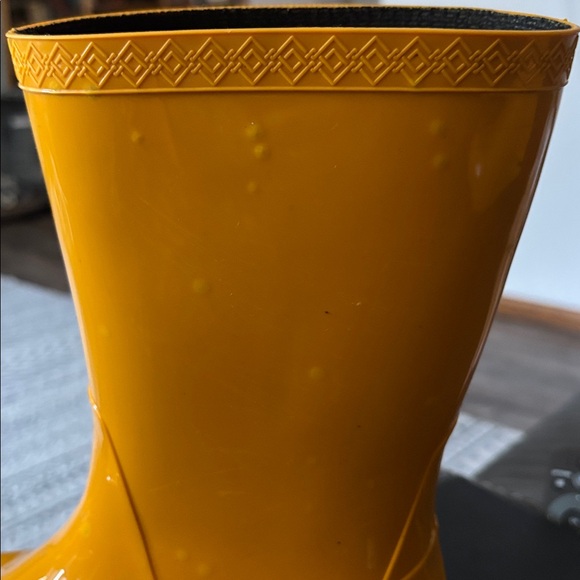 Ugg Australian golden yellow rain boots size 8 - Picture 15 of 16